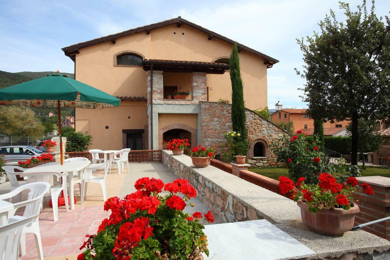 Villa Residenza Le Querce Trilocale Fossato di Vico Exterior foto